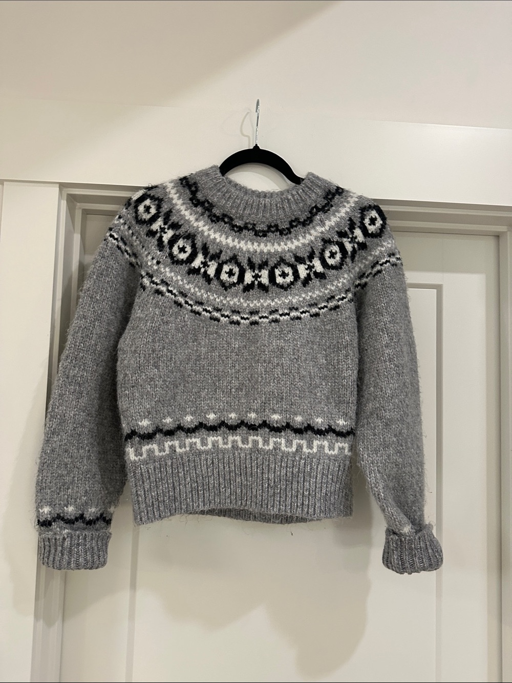 KNIT SWEATER